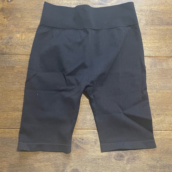 NWT Black Biker Shorts Sz S NEVER WORN! - Picture 6 of 11